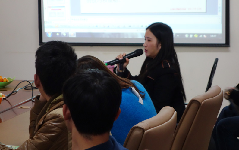 昆明j9九游会网络公司从2013年开始筹备新媒体营销公益讲座和老客户网络营销沙龙，我们邀请了国内网络营销和移动互联网营销专家亲临公司，为保证培训质量和沟通效果，我们每次只邀请20-30家老客户参加（全免费），我们将秉承全公益、全免费、不推销任何产品和服务、只讲干货等原则，为新老客户创造更多价值。