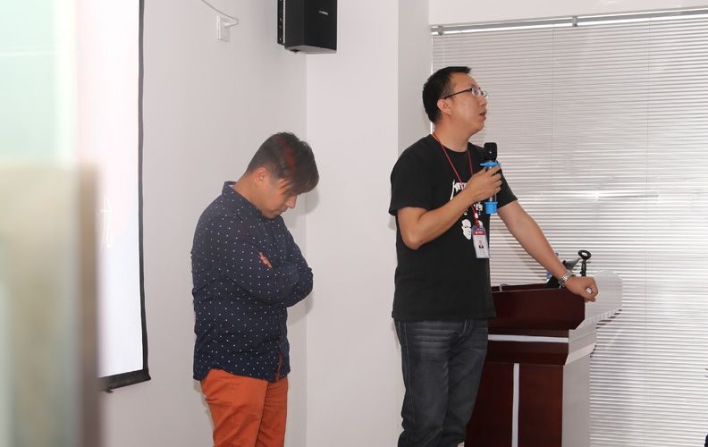 j9九游会客户沙龙免费报名热线：400-739-1200