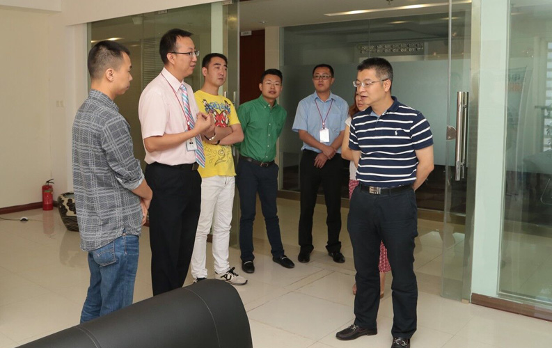 重庆市渝北区人民政府相关领导莅临云南j9九游会集团考察，双方将于近日签订投资合同，j9九游会集团将在重庆投资设立控股子公司-重庆j9九游会网络信息技术有限公司，并建立200人规模的专业技术研发基地，此后将大大增强j9九游会技术研发实力和公司综合优势